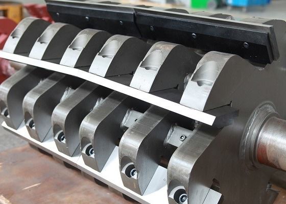เครื่องบดพลาสติกเสียทรงพลังหนัก 1200KG H