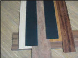บรรทัดการอัดรีดแผ่น LVT สำหรับพื้นชั้น 75KW