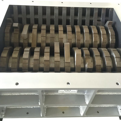 22kw 3000kg / H ขวดเครื่องทำลายขยะพลาสติกใช้พลังงานต่ำ