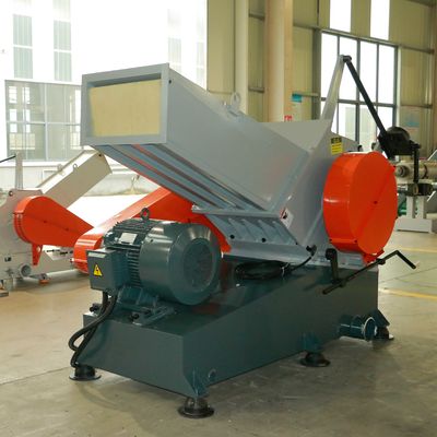 35kw 600KG / H PVC WPC กรอบหน้าต่างประตูขยะพลาสติก Crusher