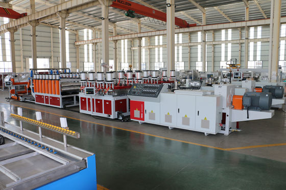 1220MM PVC WPC Board Extrusion Line สกรูคู่ 550 กก. / ชม