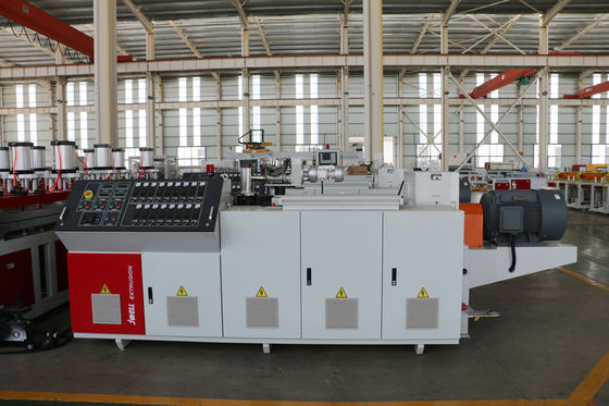 1220MM PVC WPC Board Extrusion Line สกรูคู่ 550 กก. / ชม